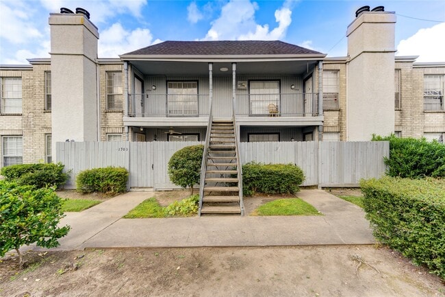 Building Photo - 6606 De Moss Dr