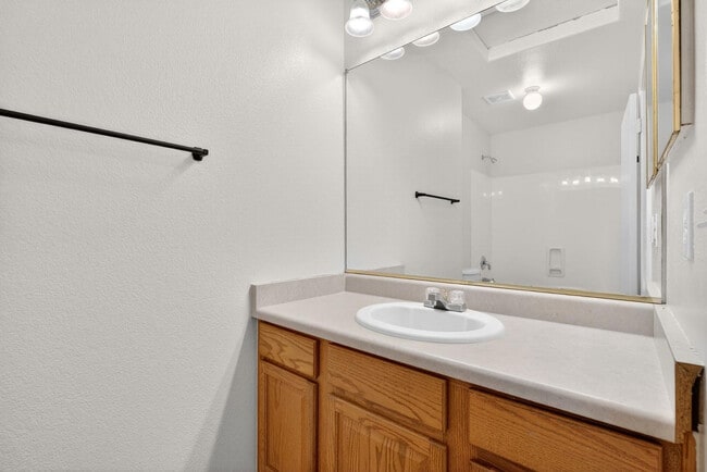 Building Photo - 41628 W Hillman Dr