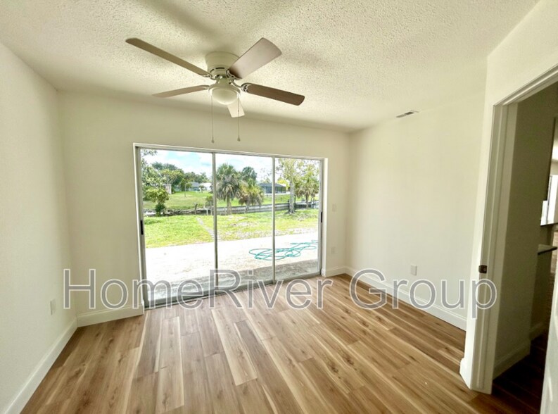 Building Photo - 565 Clearview Dr