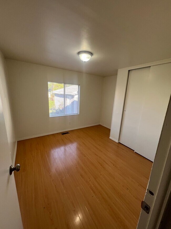 Building Photo - Spacious 4-Bed, 2-Bath Home in Whittier