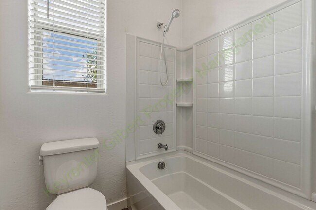 Building Photo - Stunning Gilbert Home Located in the Beautiful Belrose Gated Community!