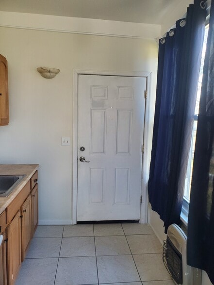 Building Photo - 5513 Edna Ave