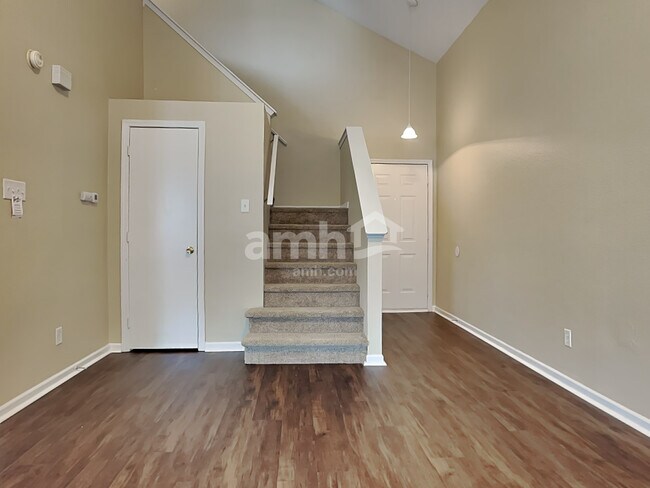 Building Photo - 5965 Porchester Pl