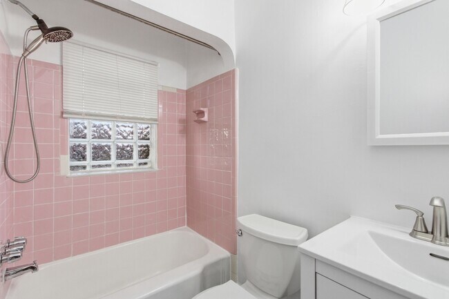 Building Photo - 10934 Nottingham Rd