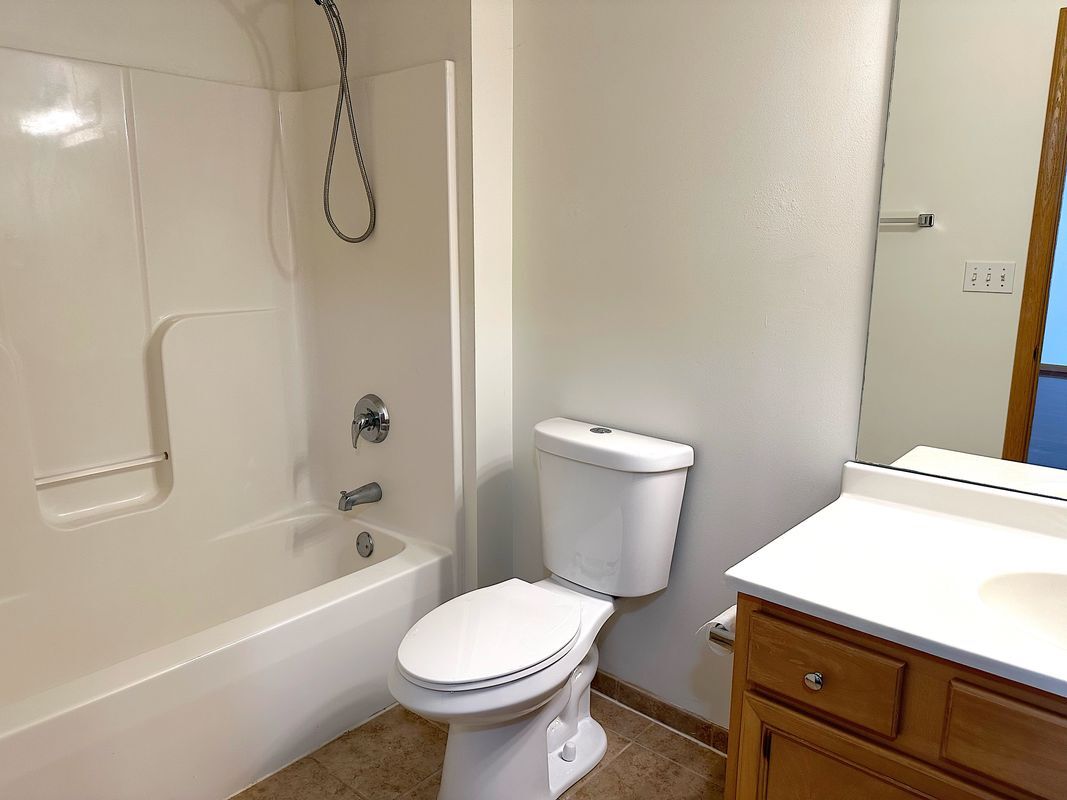 Building Photo - 482 Fox Ln