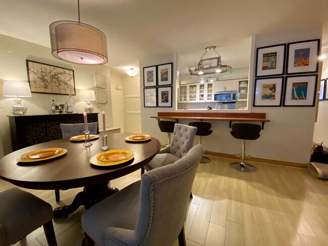 Great room - 1000 N Lake Shore Dr