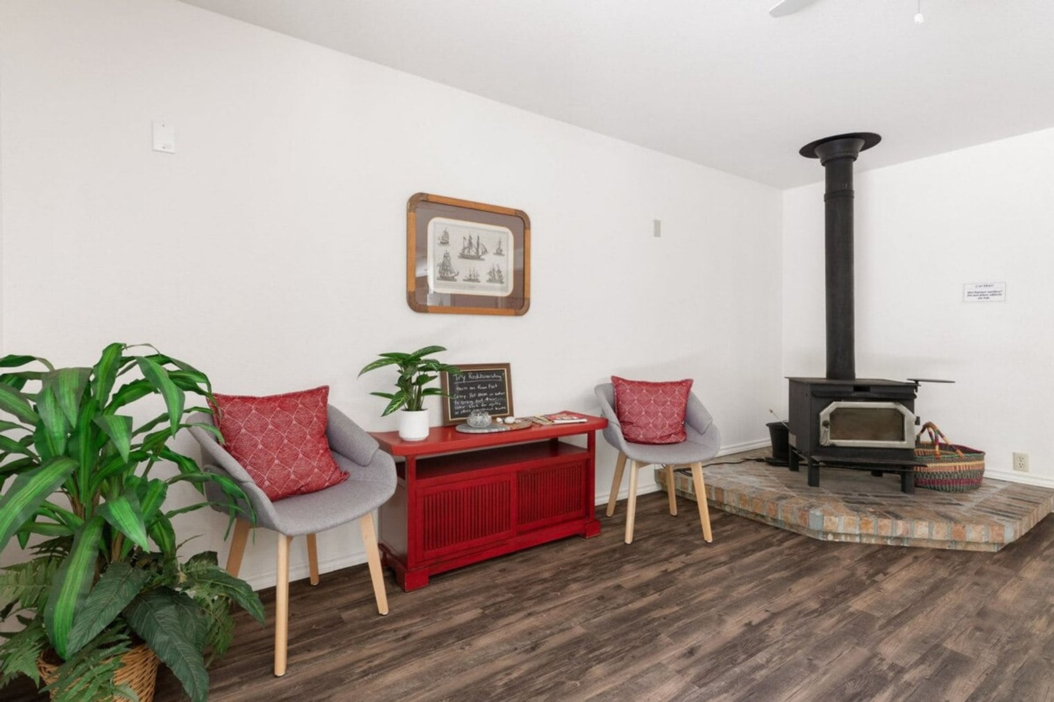 Building Photo - 804 N Main St