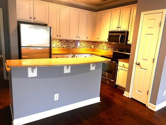 Building Photo - Now Available! Luxury three-bedroom townhome in St. James Square in Myrtle Beach.