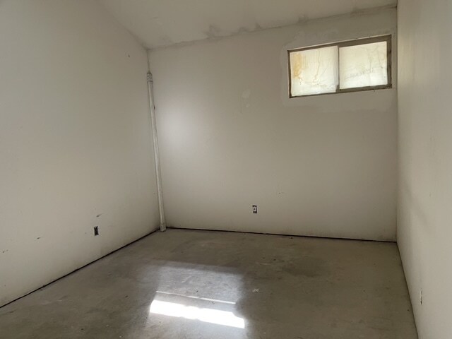 Building Photo - 5840 Rocky Canyon Rd