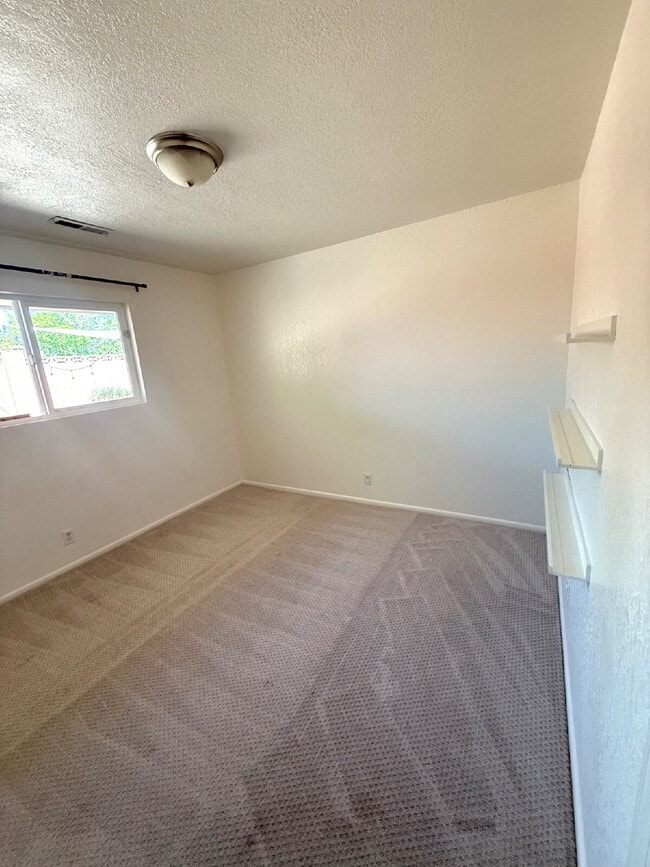 Building Photo - 1149 E Elder Cir