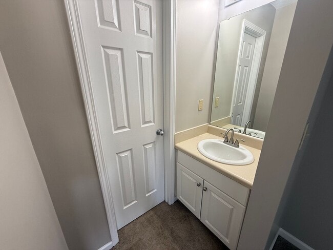 Building Photo - 760 Tavern Ct
