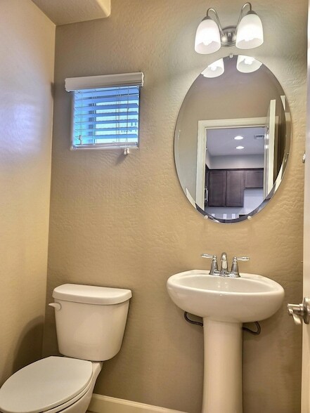 Building Photo - 240 W Juniper Ave