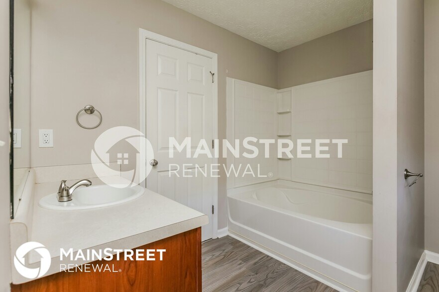 Building Photo - 4035 Riverside Pkwy