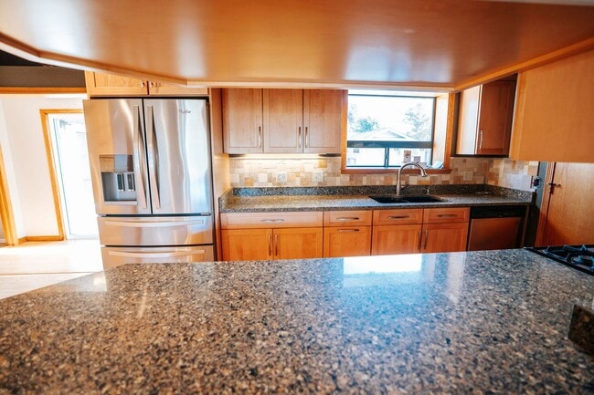 Building Photo - Single Family Home in Mckinleyville!
