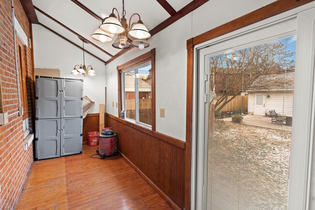 Building Photo - 640 Neil Ave