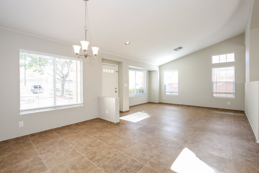 Building Photo - 1690 Rushing River Rd
