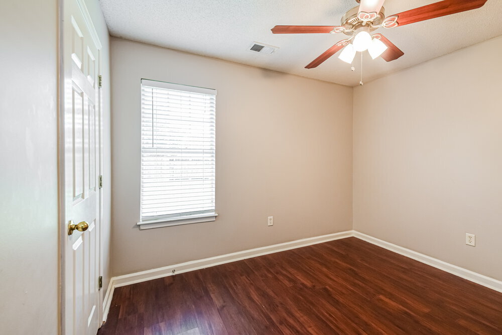 Building Photo - 1865 Winners Cir N