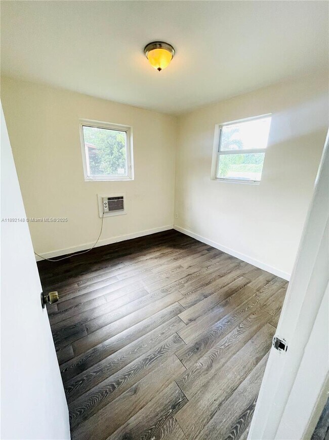 Building Photo - 26627 SW 139th Ave