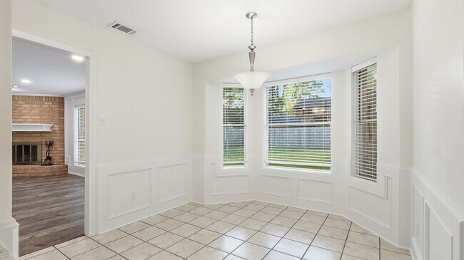 Building Photo - 2715 Wild Ridge Dr