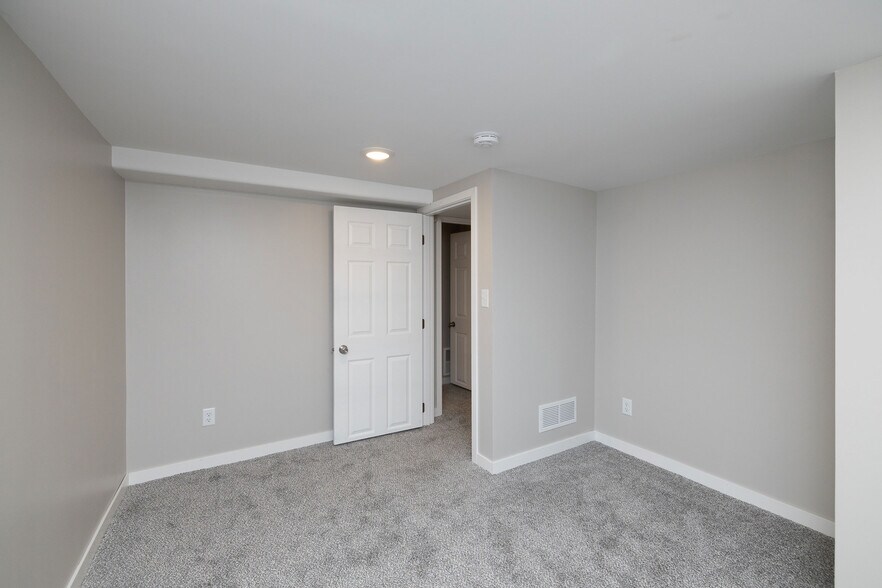 Building Photo - 8835 Nicollet Ave S