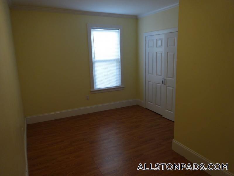 Building Photo - 57 Riverdale St