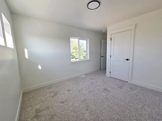 Building Photo - 4621 Highgarden Wy