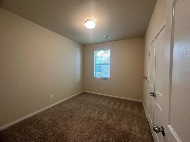 Building Photo - 482 Terra Vis Cir