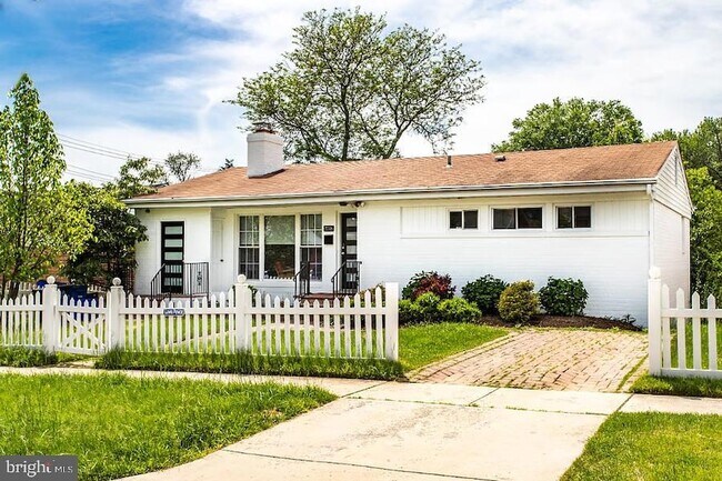 Building Photo - 9724 Admiralty Dr
