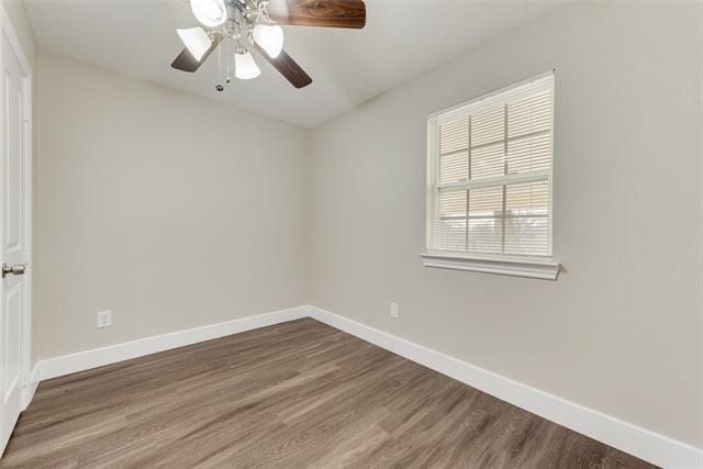 Building Photo - 913 Live Oak St