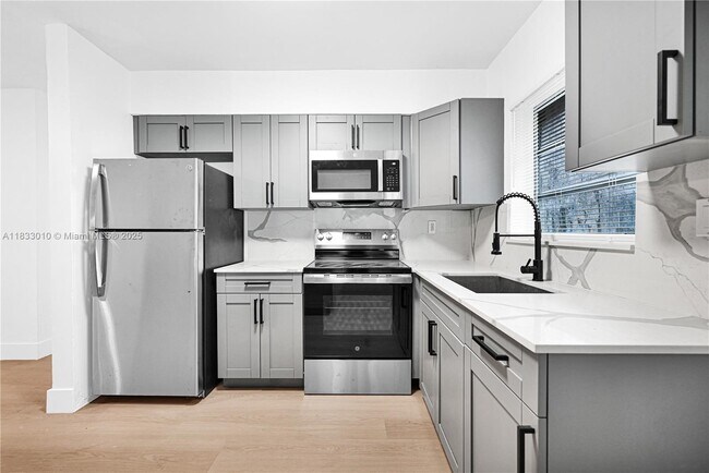 Building Photo - 1326 NW 8th Ave