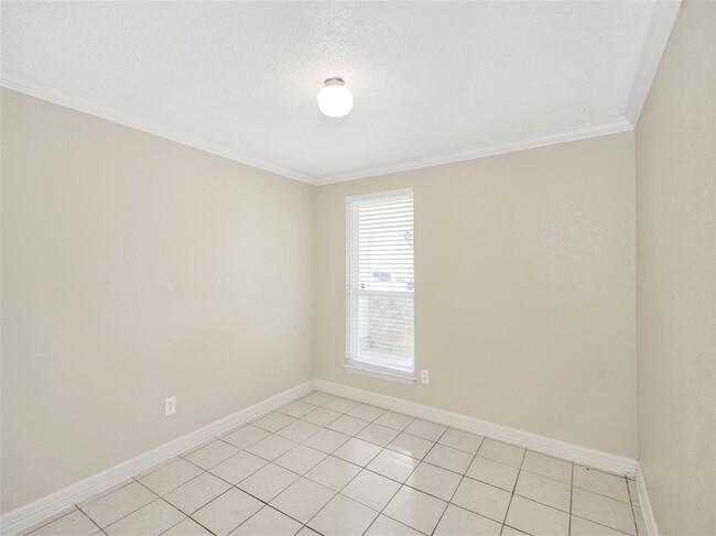 Building Photo - 2311 Lemonwood Ln
