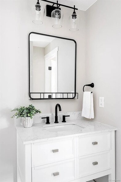 Building Photo - 645 Newton St