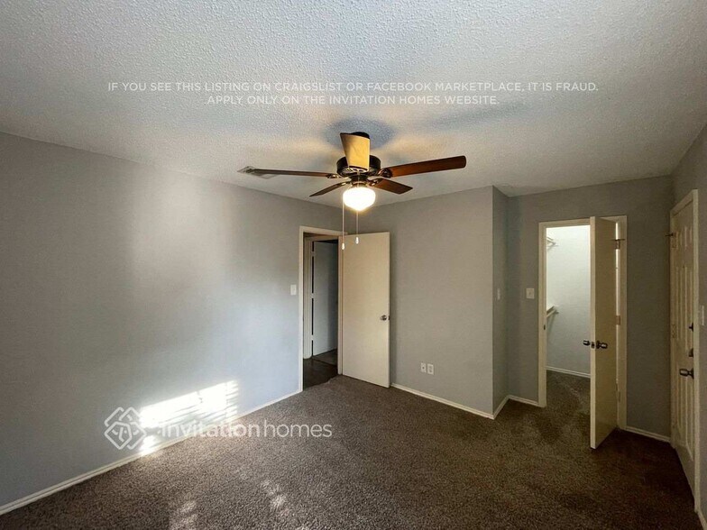 Building Photo - 8037 Iris Cir