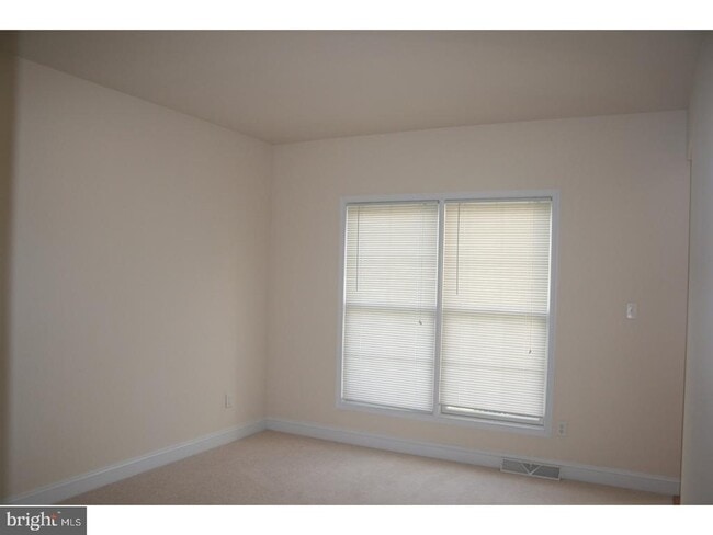 Building Photo - 529 Stone Ridge Dr