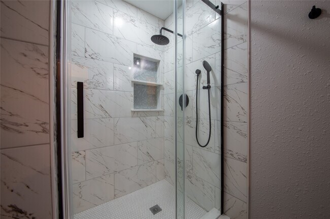 Building Photo - 1011 Twinbrooke Dr