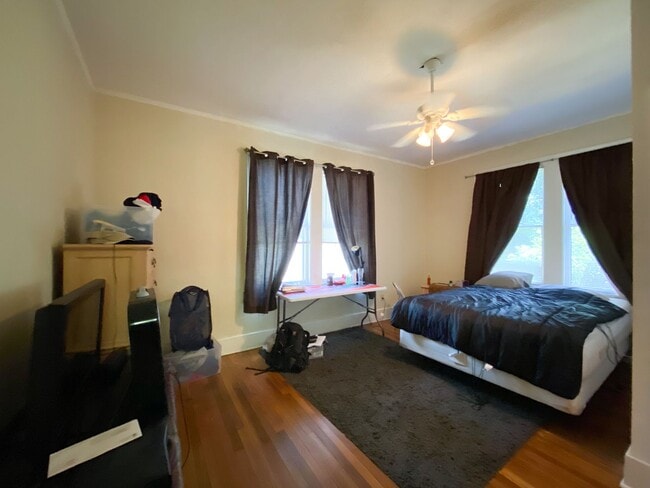 Building Photo - 1714 NW 3rd Pl