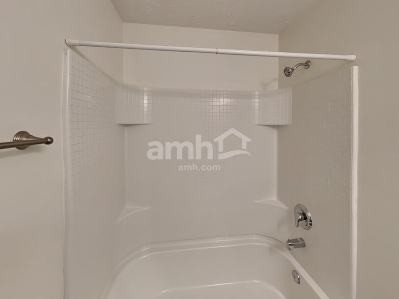 Building Photo - 343 Campfire Dr