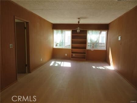 Building Photo - 6522 Oak Ave