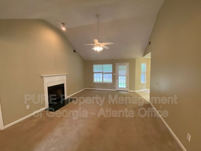 Building Photo - 357 Washington St