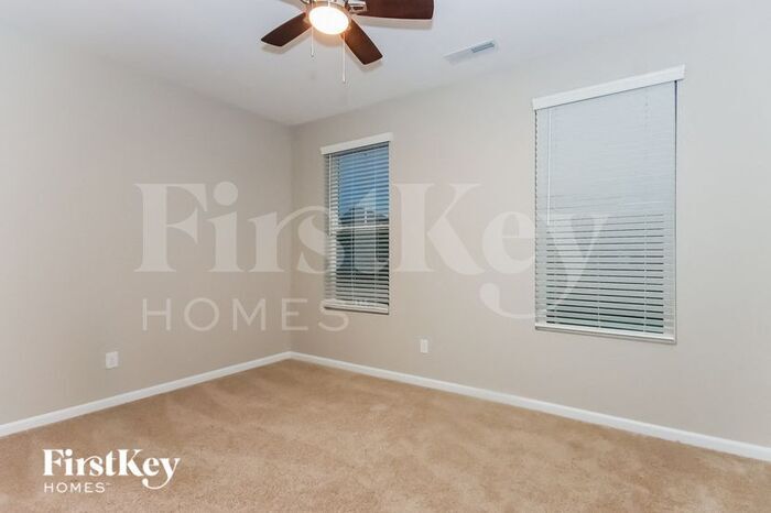 Building Photo - 7779 Creek Park Dr