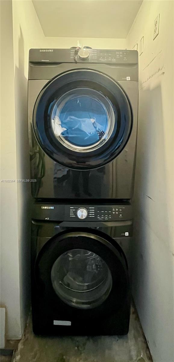 Building Photo - 444 NE 30th St