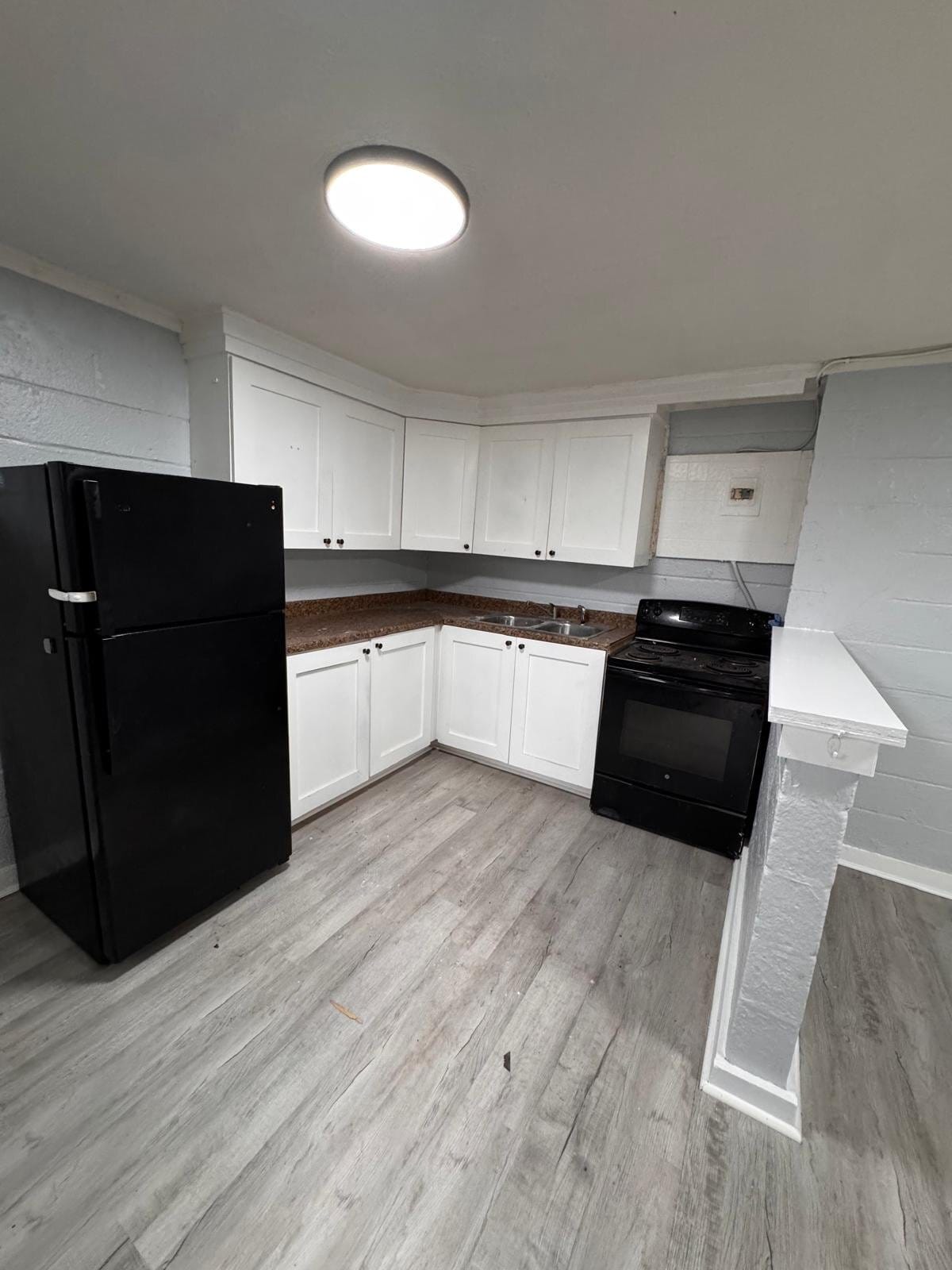 Building Photo - 1302 Dunbar St