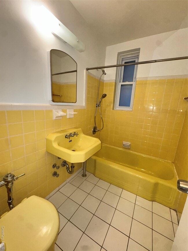 Building Photo - 43 Bronx River Rd