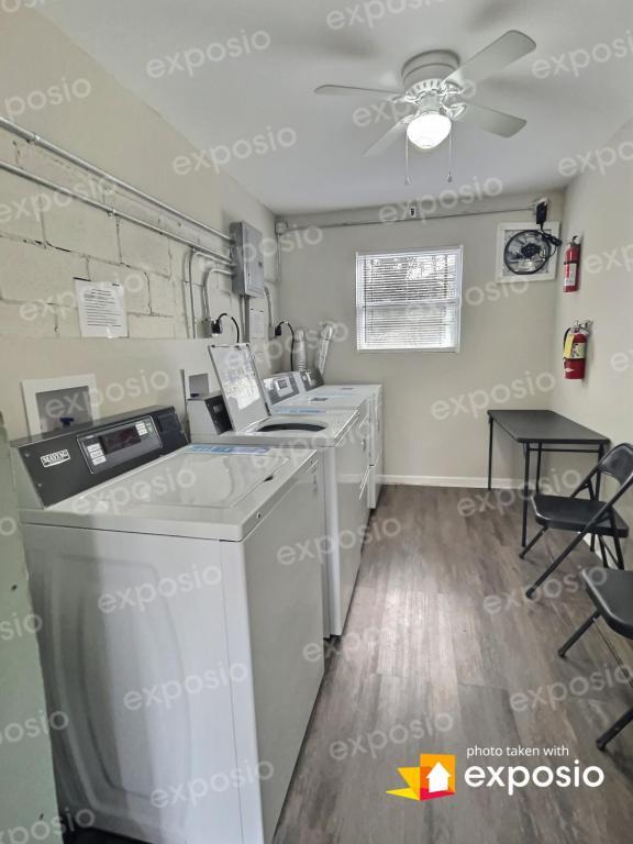 Building Photo - 1910 Center Ave