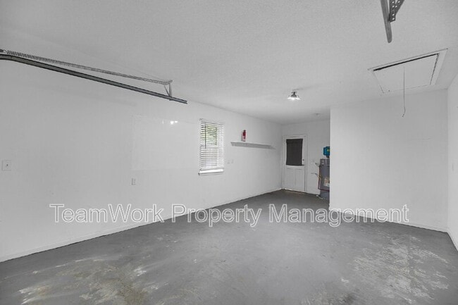 Building Photo - 2134 Vespers Dr