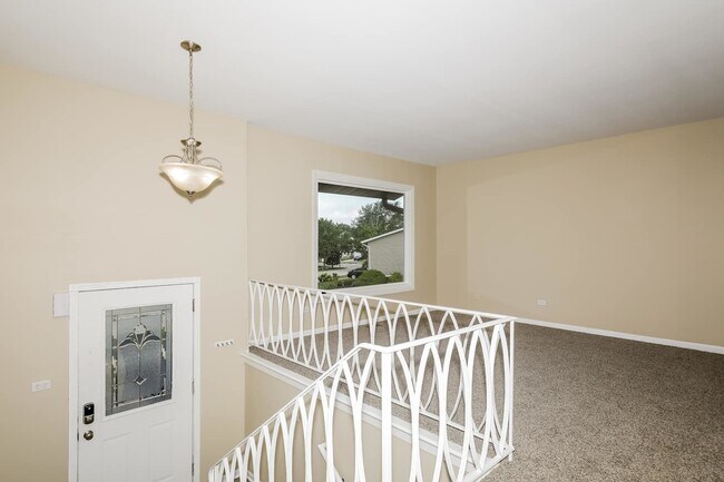 Building Photo - 1381 Alberta Ct