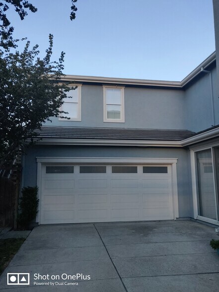 Building Photo - 606 Leah Ln