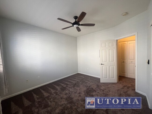 Building Photo - Recently Upgraded, Bi-Level Condo Downtown...