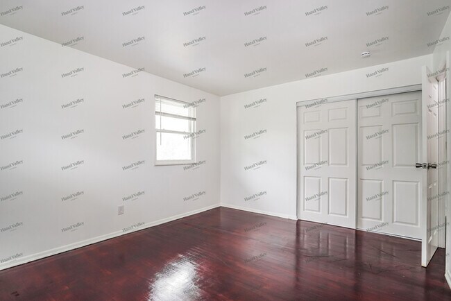 Building Photo - 1487 Thurell Rd