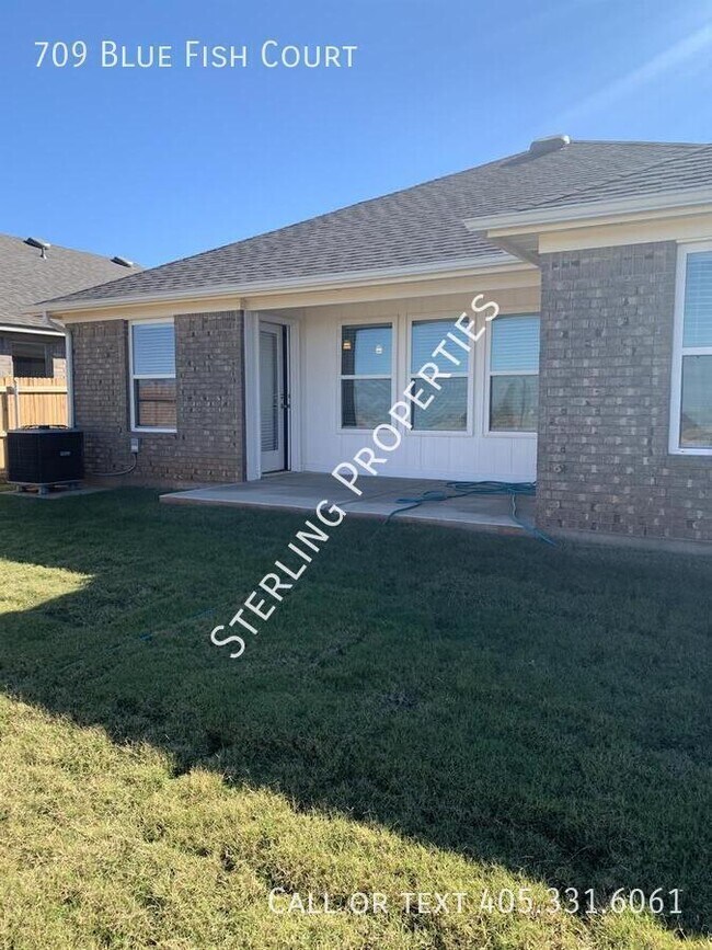 Building Photo - 709 Blue Fish Ct
